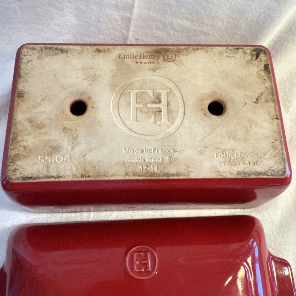 Emile Henry Made In France Bread Loaf Baker, 9x5